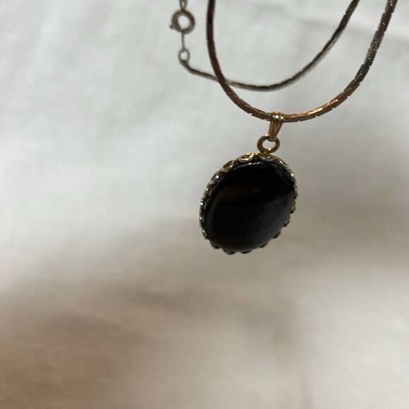Vintage Elegant Black and. Silver Pendant Necklace - Picture 8 of 9